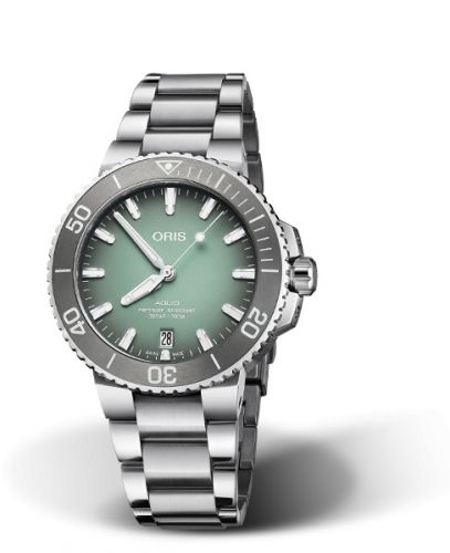 Oris Aquis Date 39.5 Stainless Steel Green Bracelet