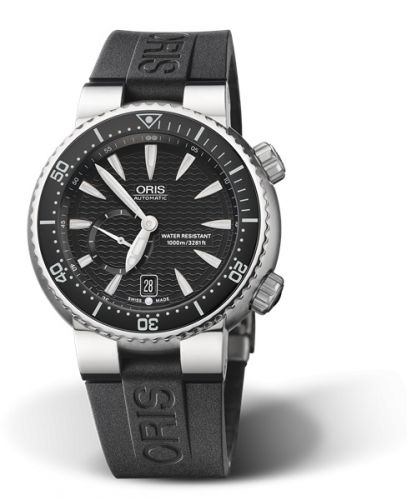 Oris Divers Titan C Small Second - Date 44 Stainless Steel Black Rubber