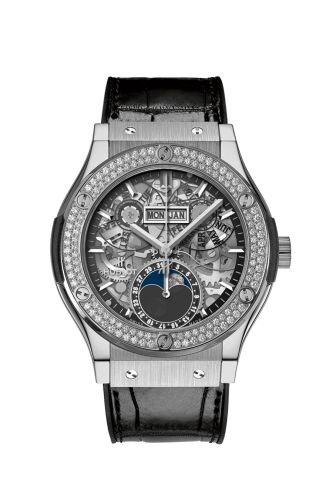 Hublot Classic Fusion Aerofusion Moonphase Titanium - Diamond Alligator