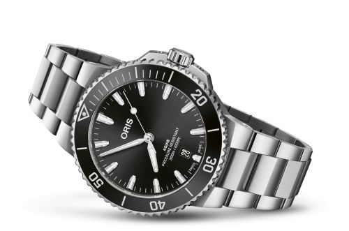Oris Aquis Date 43.5 Stainless Steel Black Bracelet