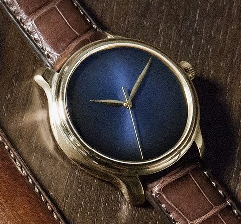 H. Moser & Cie Endeavour Centre Seconds Concept, Rose Gold, Midnight Blue Fumé Dial