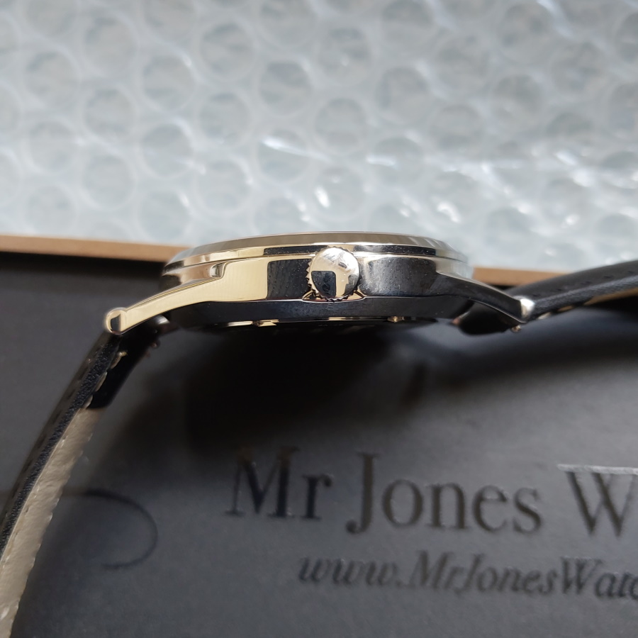 crown mr jones watch