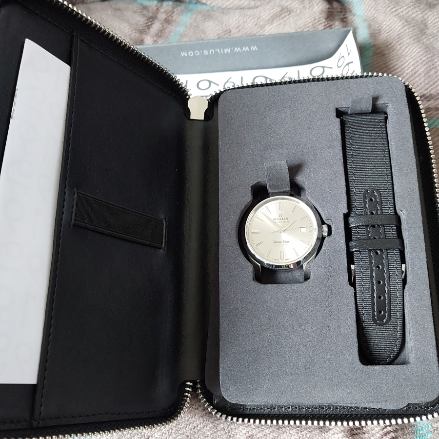 packaging milus watch