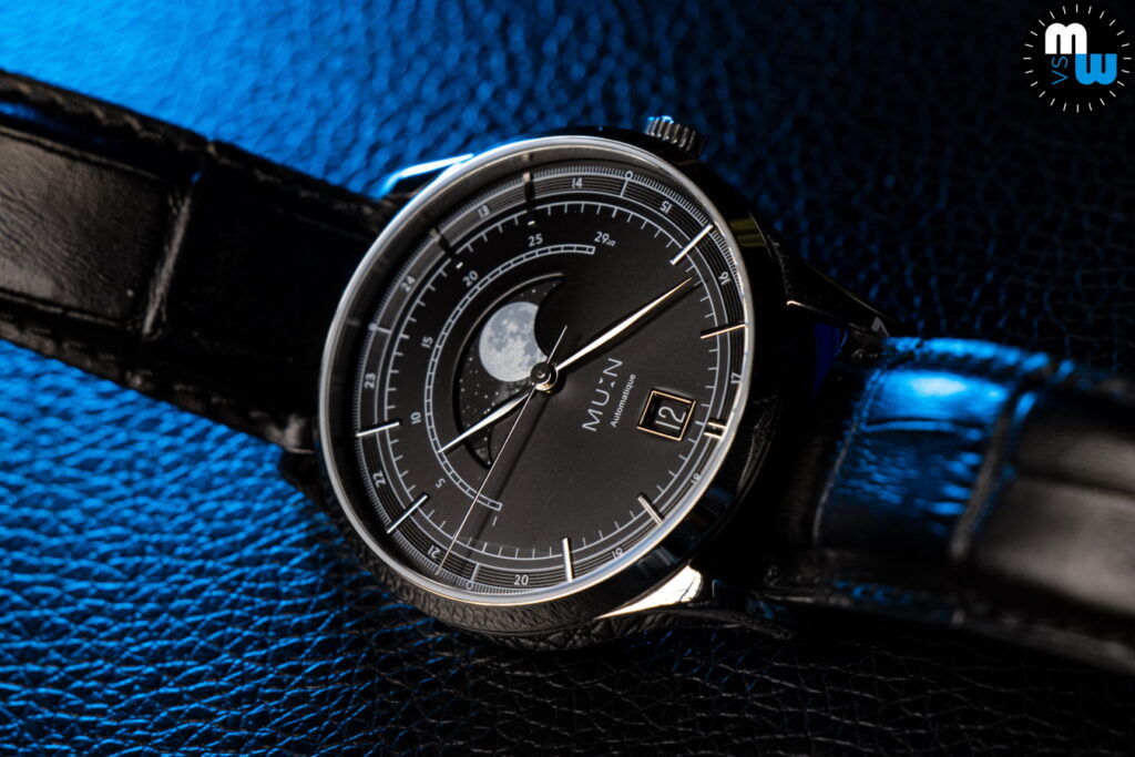moon phase dial MunWatch