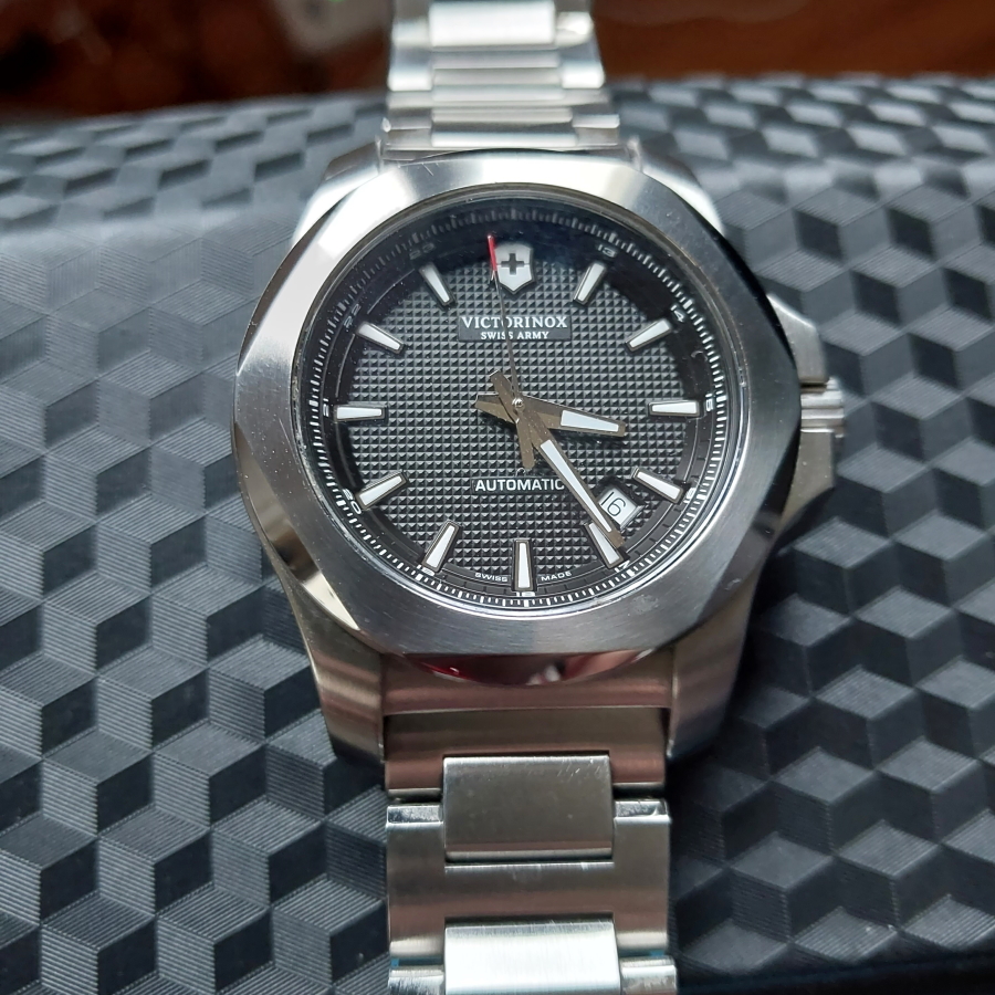 automatic victorinox watch
