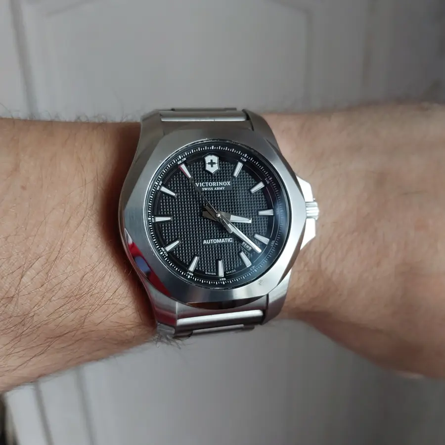 wristshot victorinox inox auto