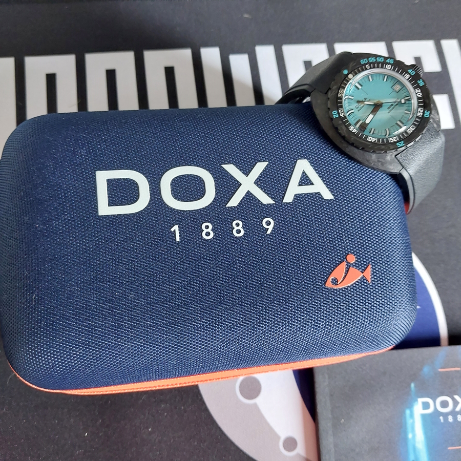 packaging montre doxa