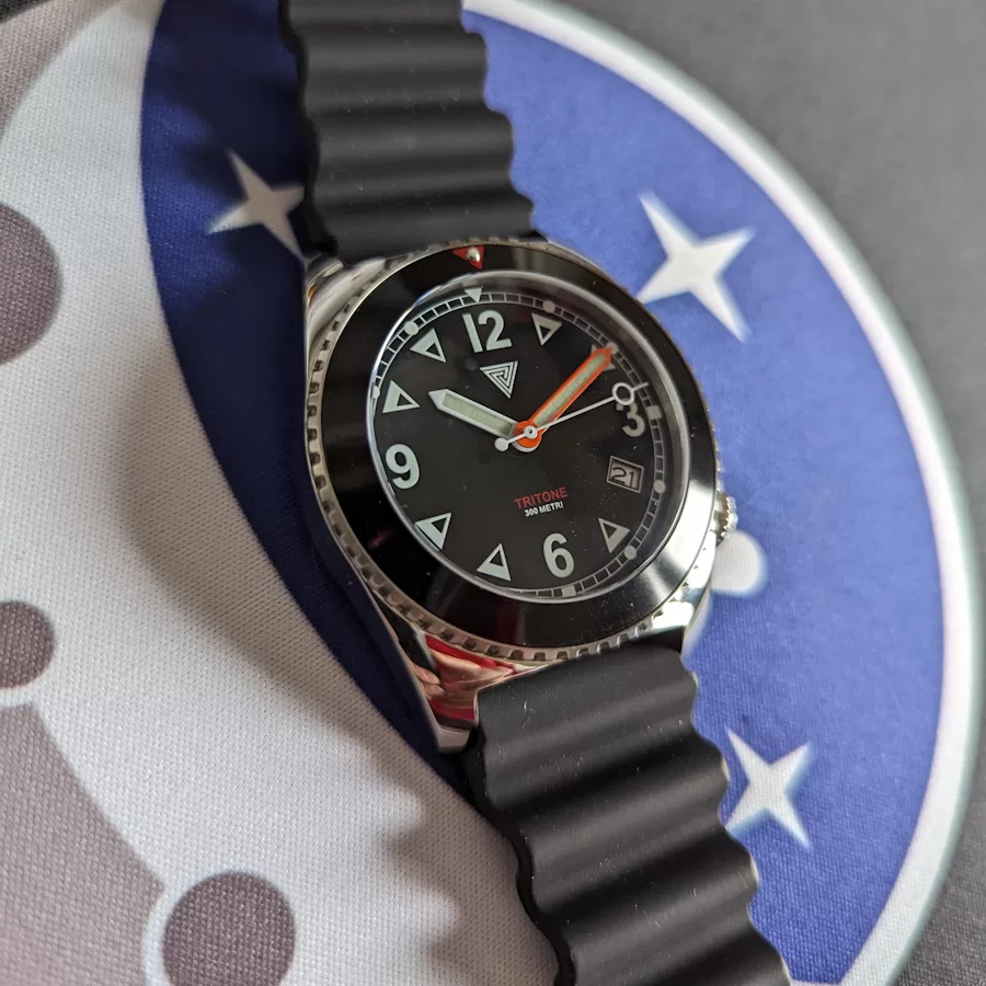 dial vertigo tritone watch