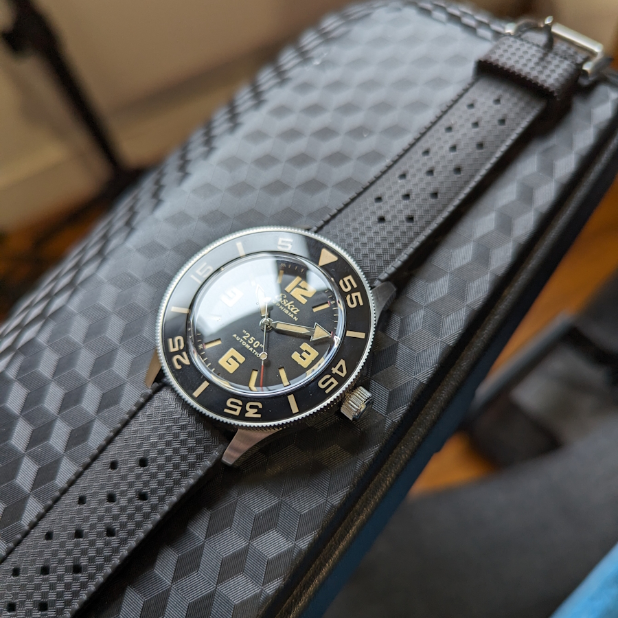 eska amphibian 250 watch
