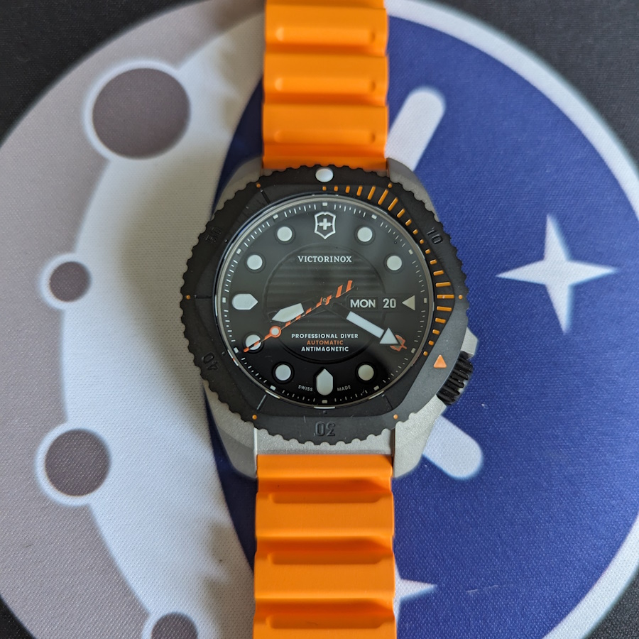 titanium victorinox dive pro