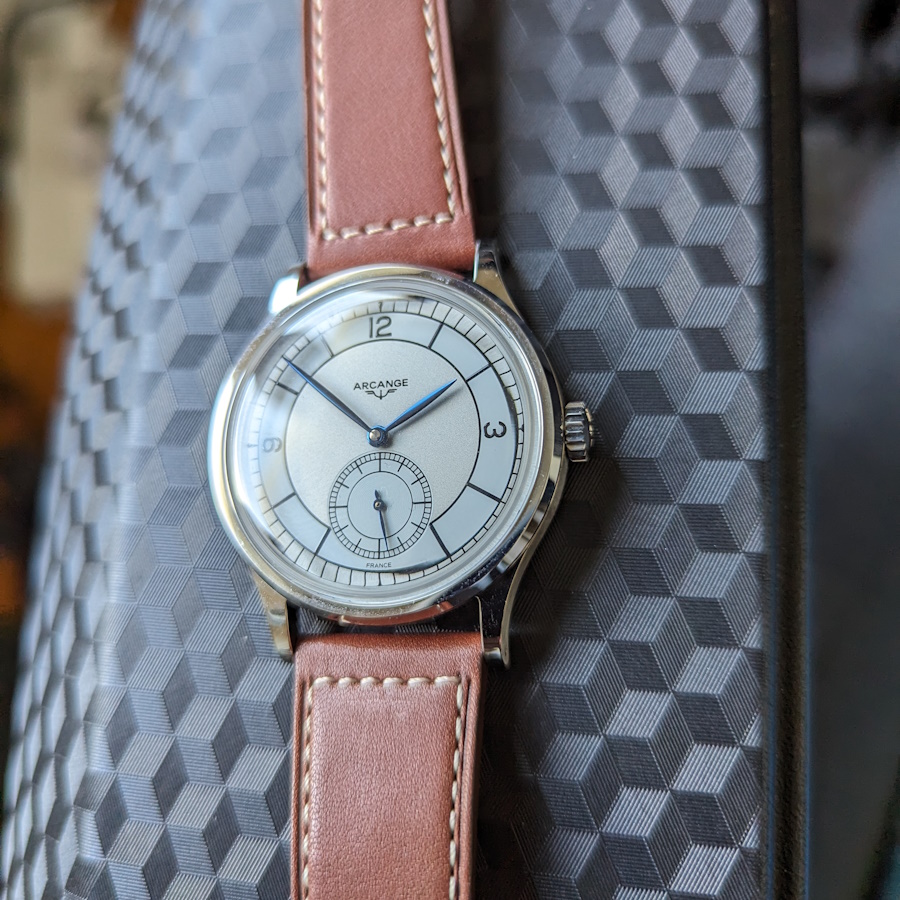 silver sector dial arcange