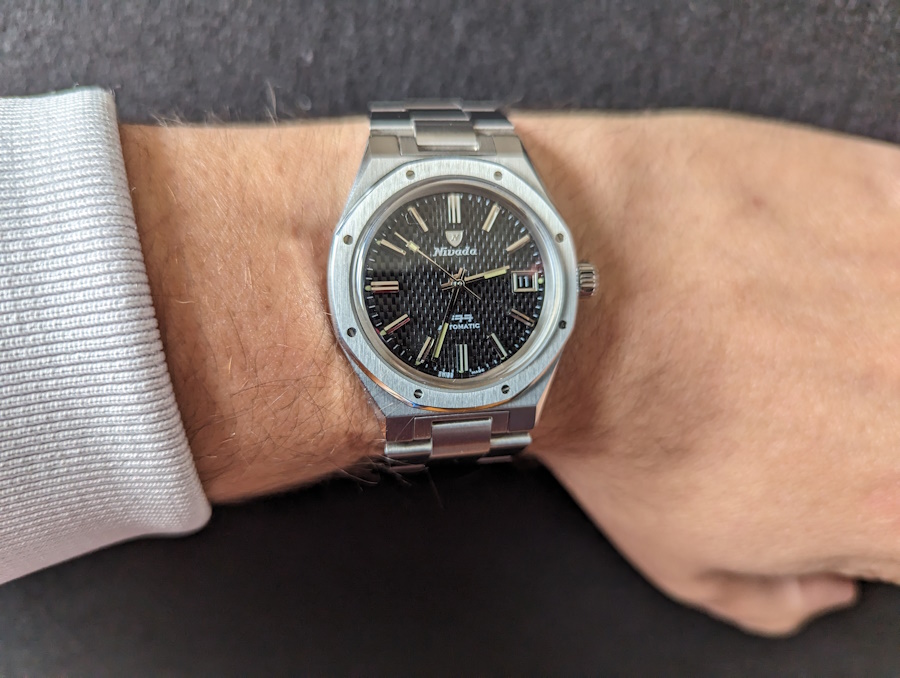 wristshot nivada grenchen f77 black