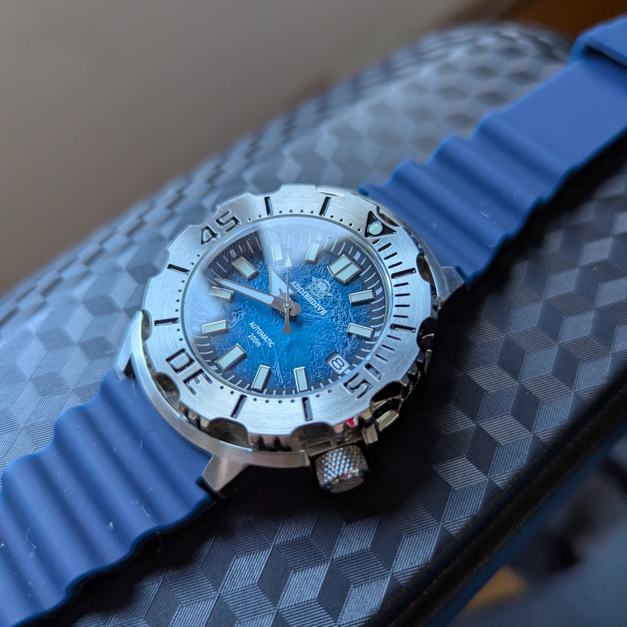 dial addiesdive oceanmonster