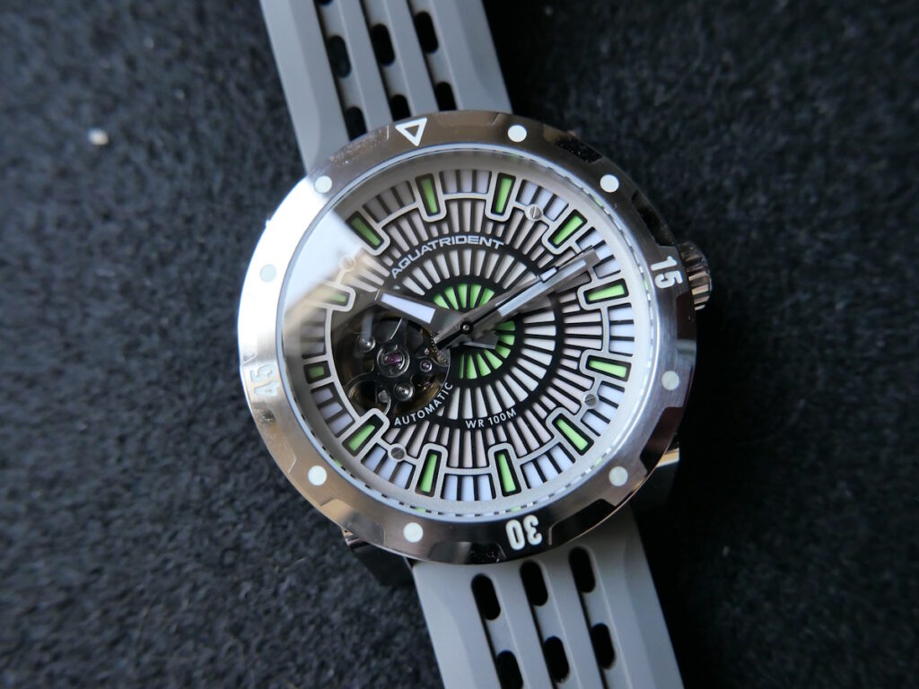 montre automatique aquatrident horizon