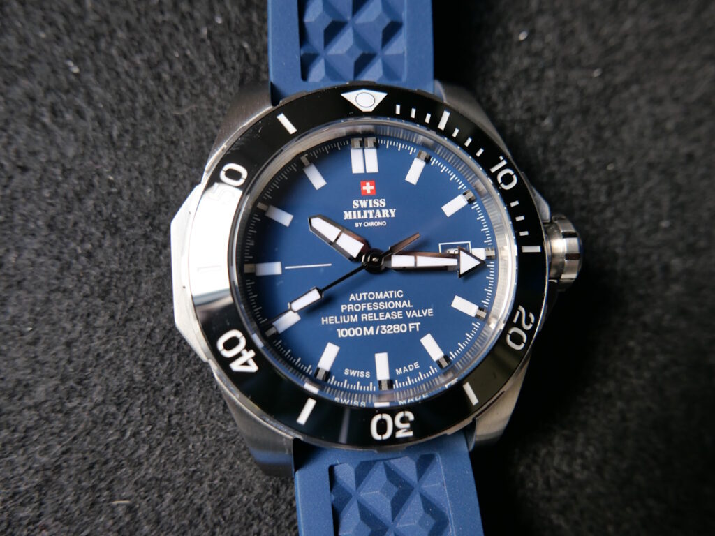 dial swiss military 1000M