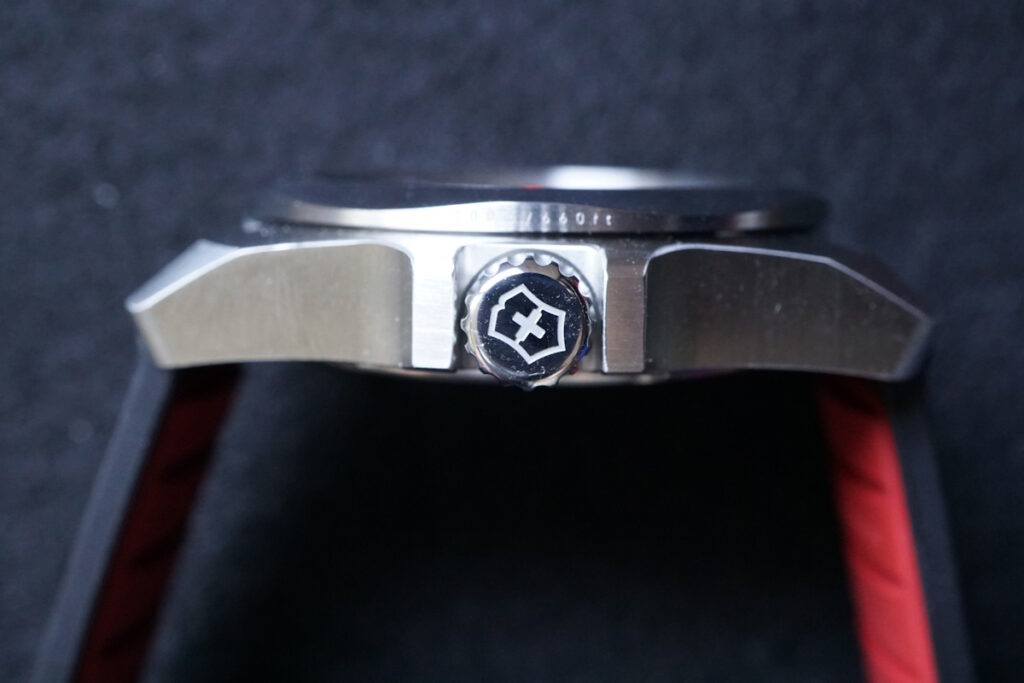 crown Victorinox I.N.O.X. 2025