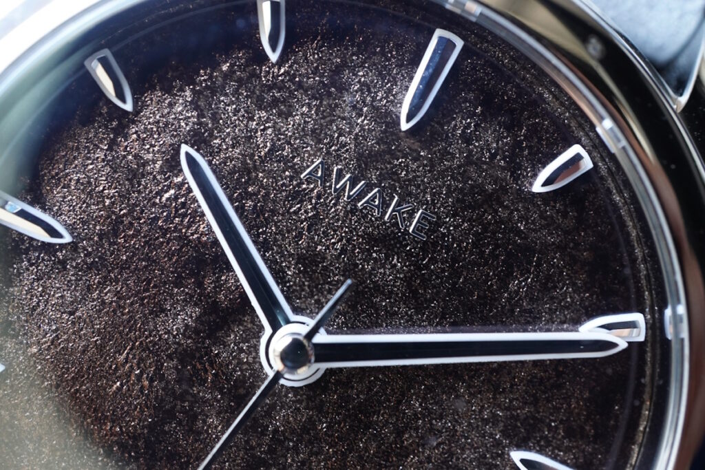 awake son mai dial