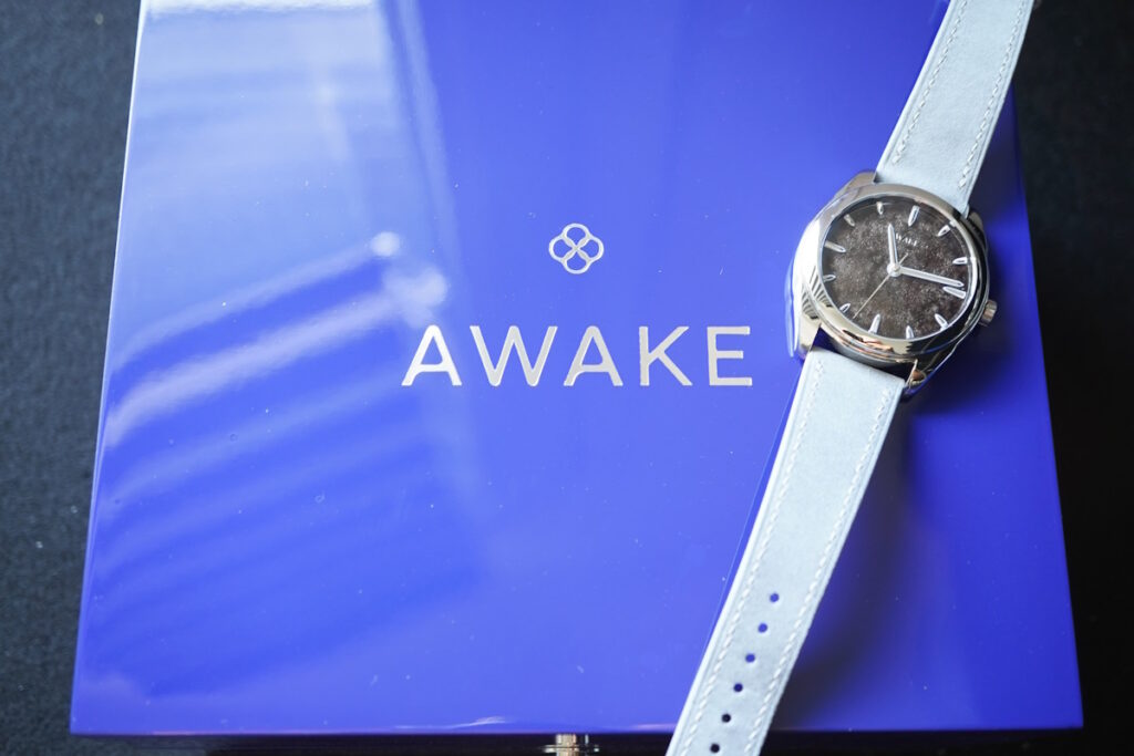 packaging awake son mai