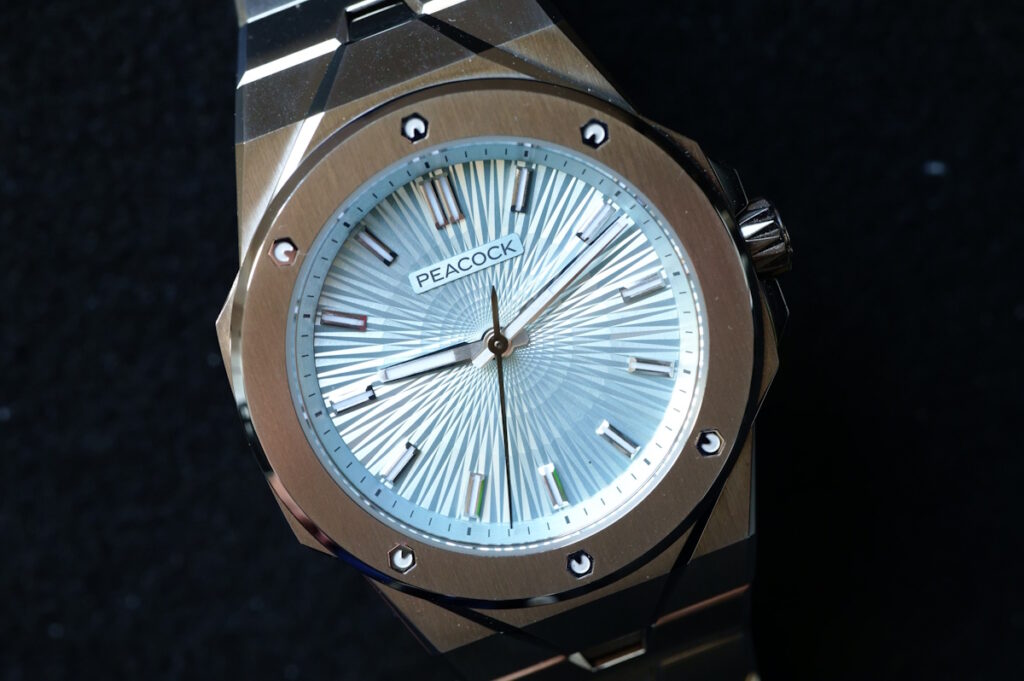 Peacock Plumage Gaze ice blue