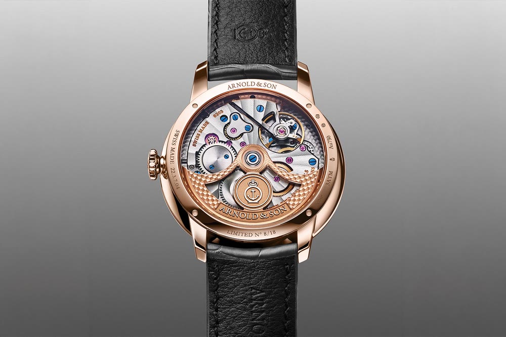 Arnold & Son DSTB Stop-Seconds : porté au poignet