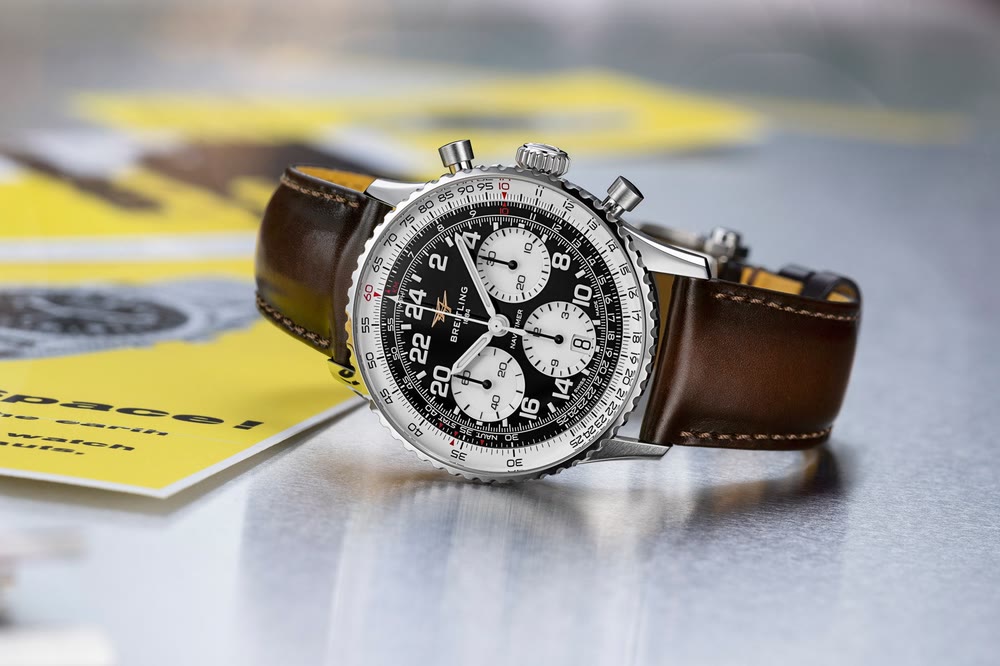 La Breitling Navitimer met en avant le retour du Twin Jet et d'un chronographe manuel au style vintage.