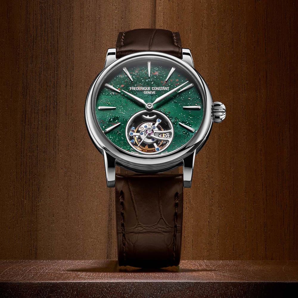 Détail d'un cadran en pierre minérale représentant la collection Frederique Constant Elements 2026.