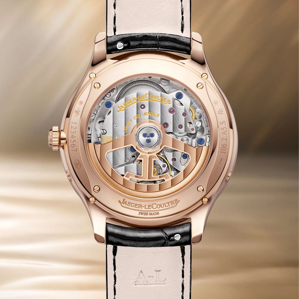 Jaeger-LeCoultre Master Ultra Thin Moon 36mm Pink Gold : porté au poignet