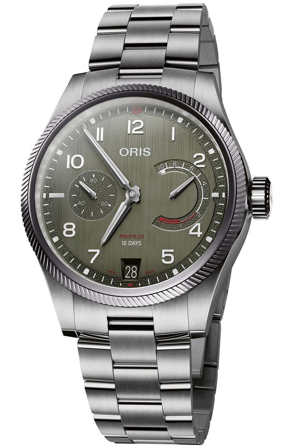 L'Oris ProPilot Calibre 111 au cadran vert affiche un boîtier de 43 mm, bien présent au poignet.