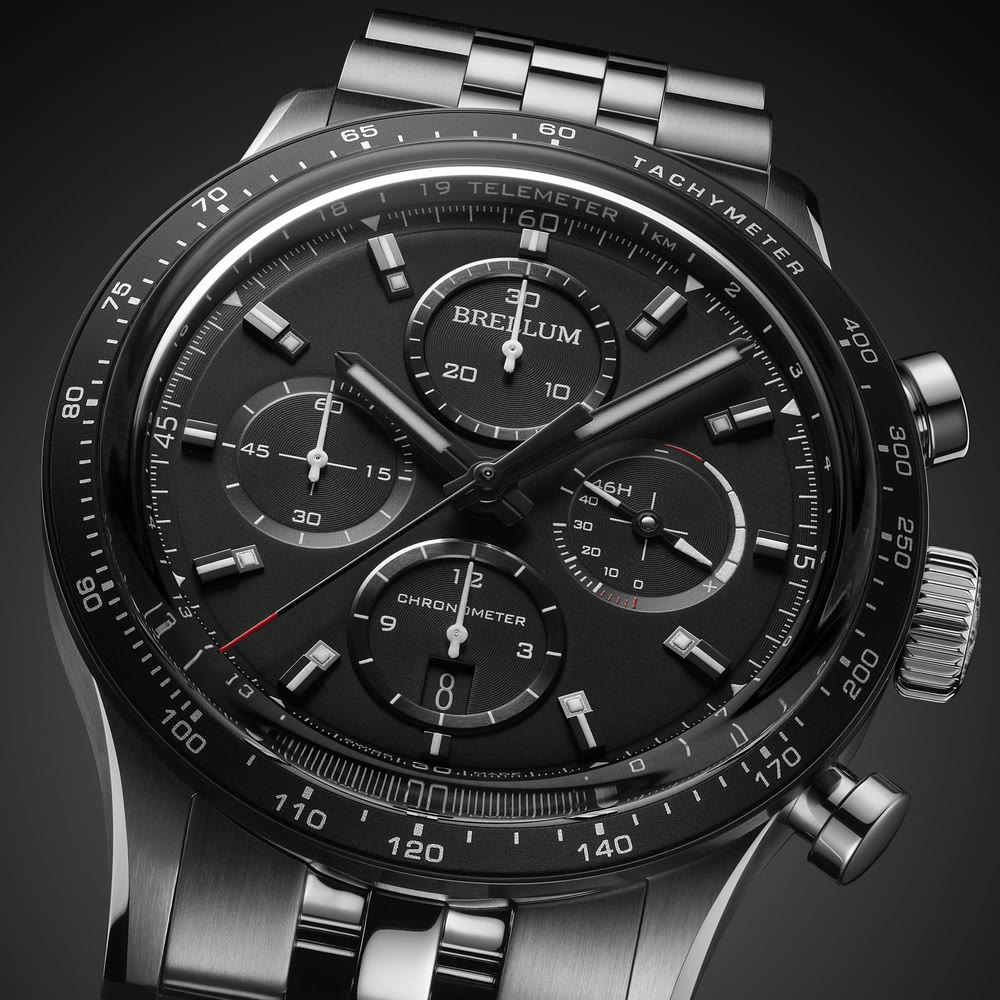 Vue rapprochée du cadran de la Brellum Pandial Power Reserve Chronometer LE montrant l'indicateur de réserve de marche et les détails du cadran.
