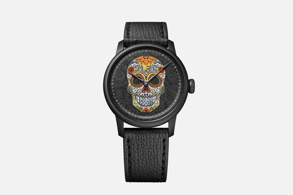 La Louis Erard Dia De Los Muertos Black se dévoile dans une version sombre, avec son cadran crâne très graphique.
