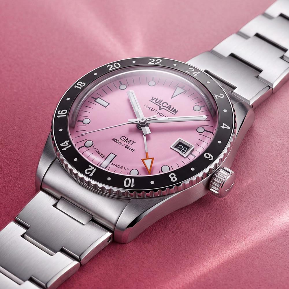 La Vulcain Skindiver Nautique GMT mise en avant avec une allure de plongeuse compacte et un cadran coloré